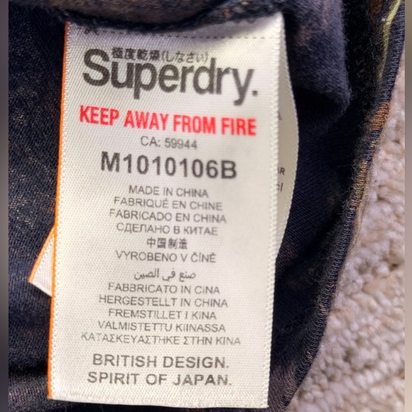 Great Condition Superdry Super 5s Short Sleeve T-Shirt - Picture 7 of 7